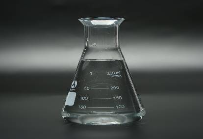 What is the Difference Between Concentrated Sulfuric Acid and Dilute Sulfuric Acid